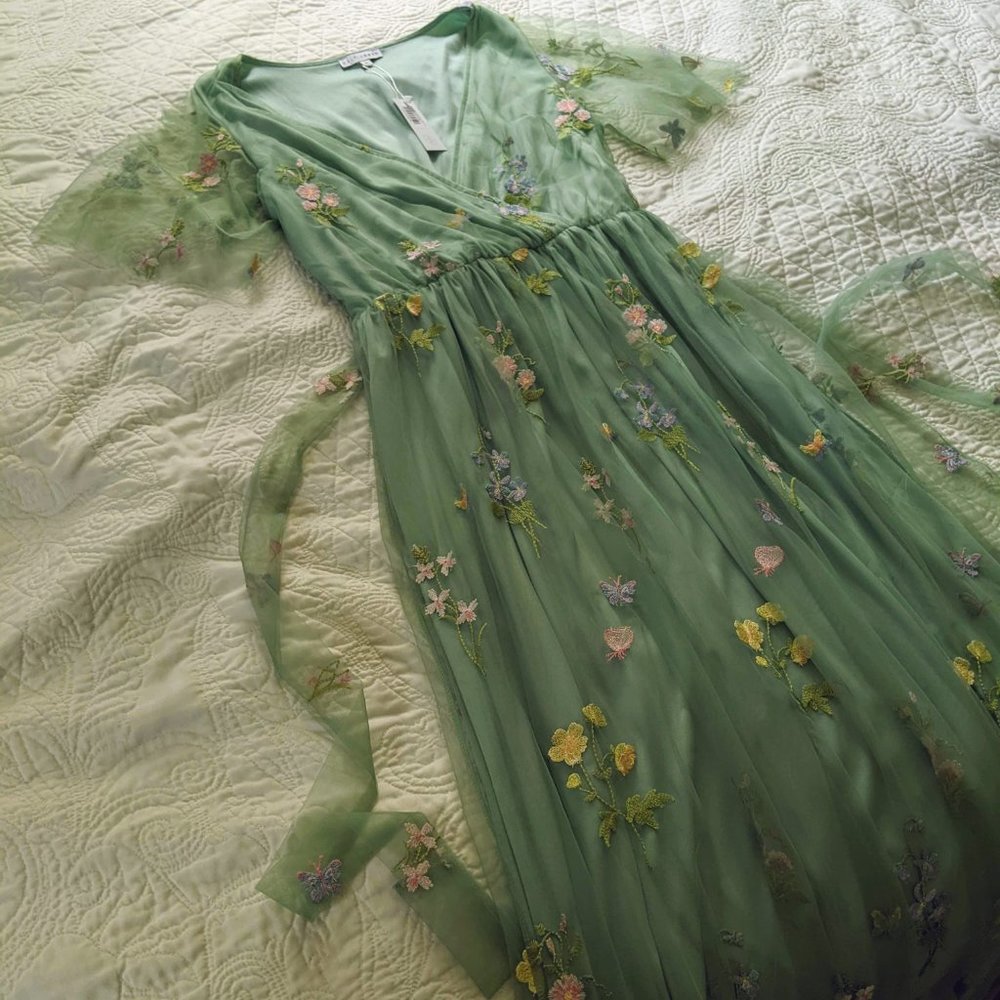 Baltic Born Marsielle Embossed Maxi Dress/ Sage Floral- L